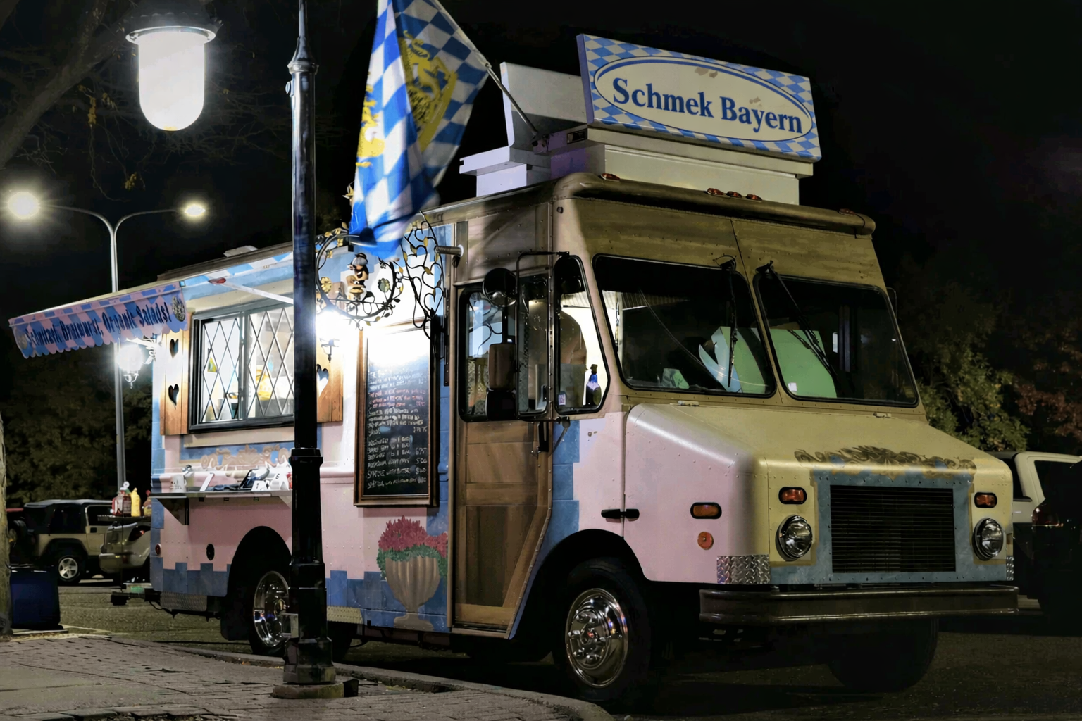Schmeck Bayern's Bavarian food truck at night